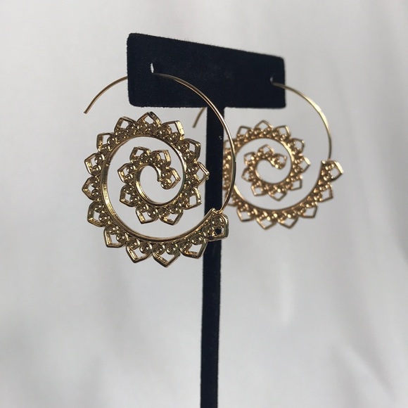 🌻 3/25 🌻 Boho Swirl Mandala Swirl Earring Set - Picture 2 of 3